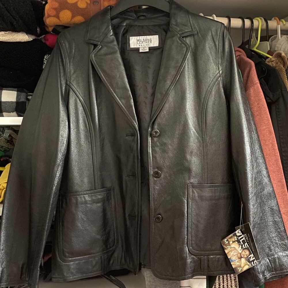 Vintage Wilsons Leather Womens Coat
(PRICE IS FIRM)